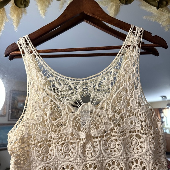 Ultra Pink 100% Cotton Crochet Lace Bohemian Free-Spirited Earthy Cream Tank Top - Picture 3 of 5
